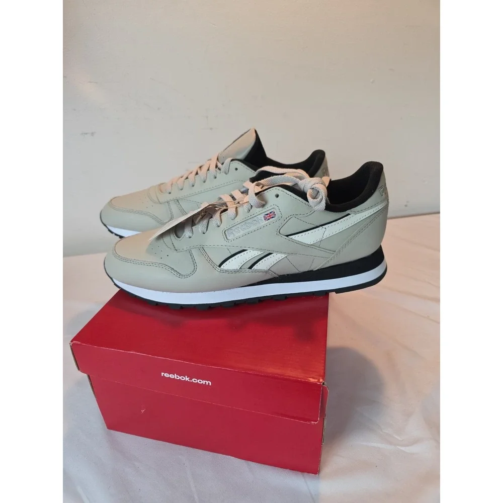 Reebok CL Classic Leather Men's 10, Women's 11.5 Beige Running Unisex Shoe NIB